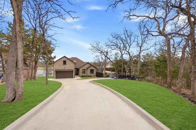101 Manito Cove, Lake Kiowa, TX 76240