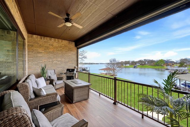 101 Manito Cove, Lake Kiowa, TX 76240