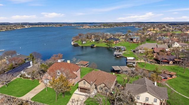 101 Manito Cove, Lake Kiowa, TX 76240