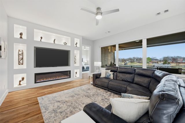 101 Manito Cove, Lake Kiowa, TX 76240