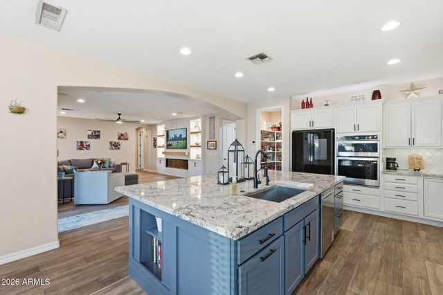 4221 S NEWPORT Street, Chandler, AZ 85249