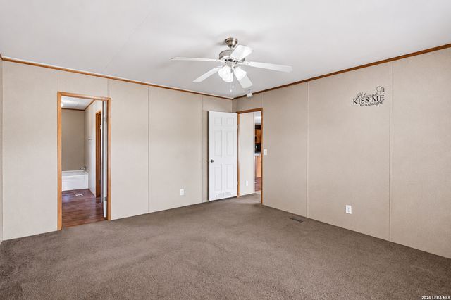 646 OLD COLONY RD, Seguin, TX 78155