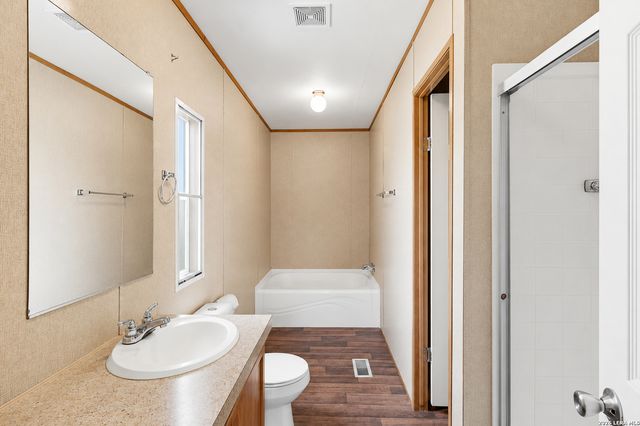 646 OLD COLONY RD, Seguin, TX 78155
