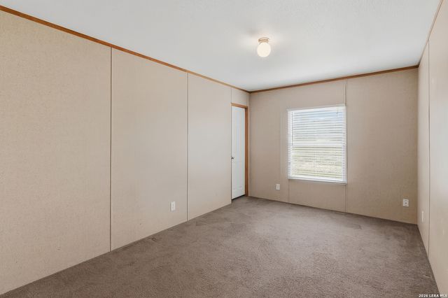 646 OLD COLONY RD, Seguin, TX 78155