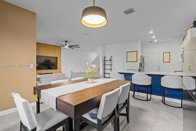 4917 Oakmont Dr, Dania Beach, FL 33312