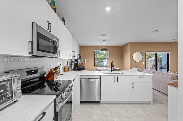 4917 Oakmont Dr, Dania Beach, FL 33312