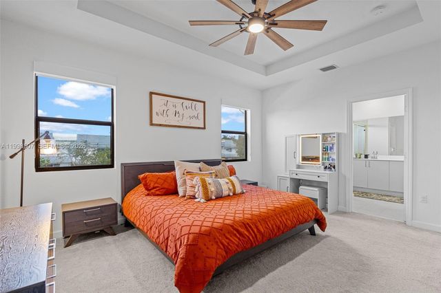 4917 Oakmont Dr, Dania Beach, FL 33312