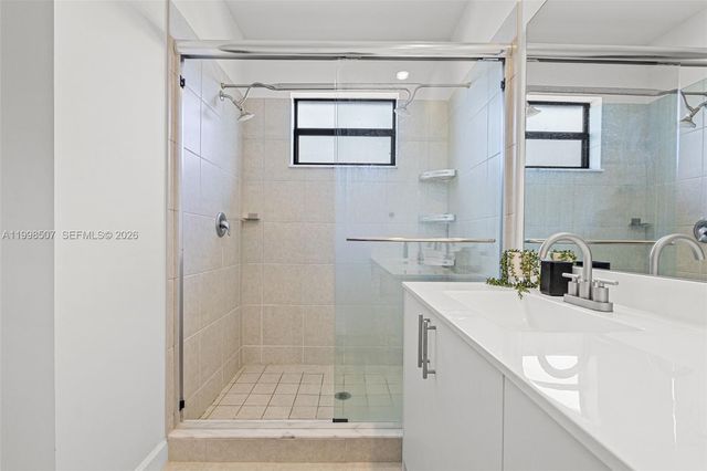 4917 Oakmont Dr, Dania Beach, FL 33312