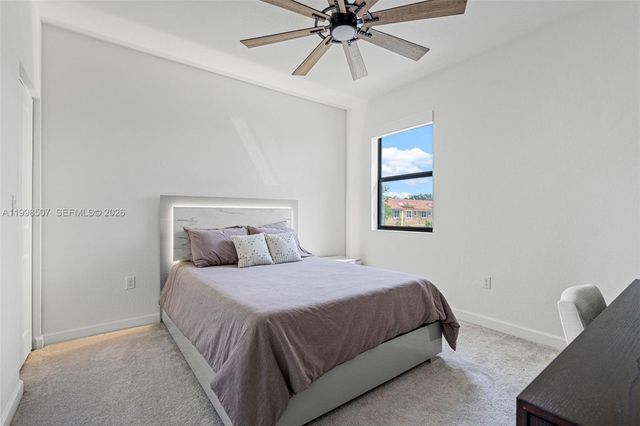 4917 Oakmont Dr, Dania Beach, FL 33312