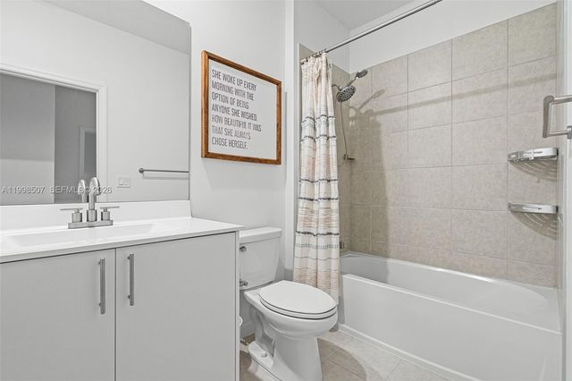 4917 Oakmont Dr, Dania Beach, FL 33312