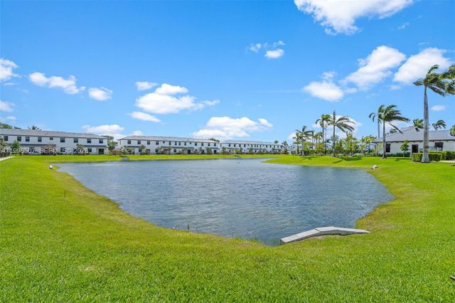 4917 Oakmont Dr, Dania Beach, FL 33312