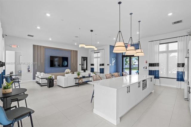 4917 Oakmont Dr, Dania Beach, FL 33312