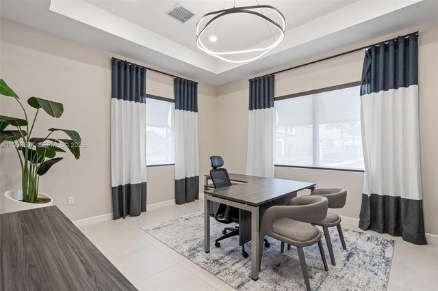 4917 Oakmont Dr, Dania Beach, FL 33312