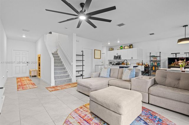 4917 Oakmont Dr, Dania Beach, FL 33312