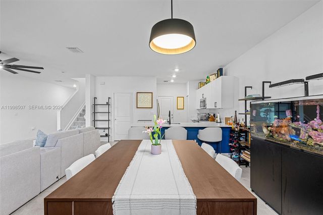 4917 Oakmont Dr, Dania Beach, FL 33312