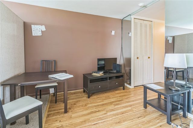 112 Washington Pl 5J, Downtown Pgh, PA 15219