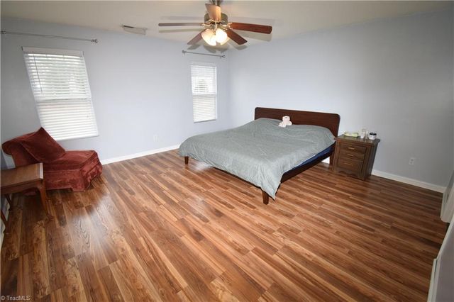 136 Penry Lane, Clemmons, NC 27012