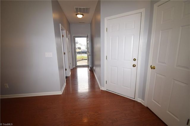 136 Penry Lane, Clemmons, NC 27012