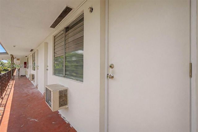 60 NW 79th St 14, Miami, FL 33150