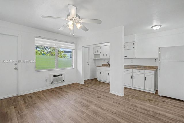 60 NW 79th St 14, Miami, FL 33150