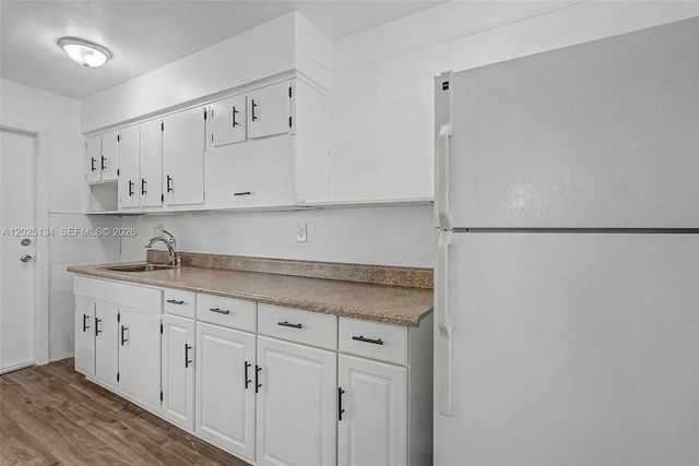 60 NW 79th St 14, Miami, FL 33150