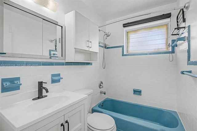 60 NW 79th St 14, Miami, FL 33150