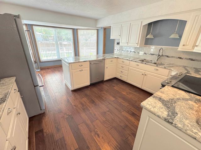 1861 N Chelsea Dr, El Dorado, KS 67042