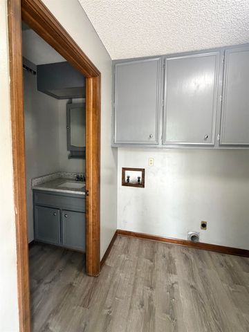1861 N Chelsea Dr, El Dorado, KS 67042