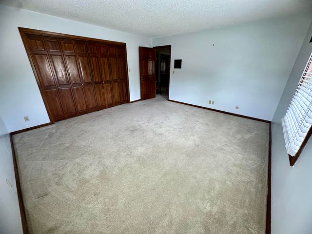 1861 N Chelsea Dr, El Dorado, KS 67042