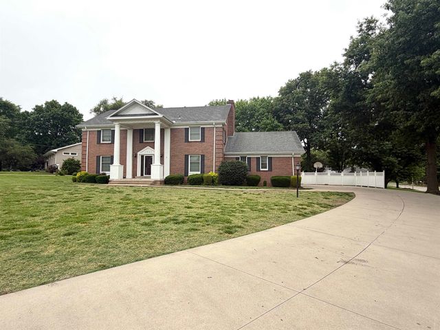 1861 N Chelsea Dr, El Dorado, KS 67042