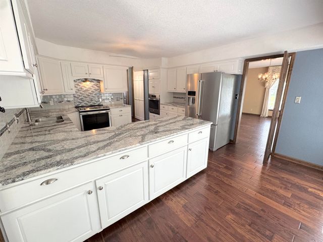 1861 N Chelsea Dr, El Dorado, KS 67042