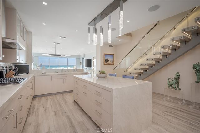 3407 W Oceanfront, Newport Beach, CA 92663