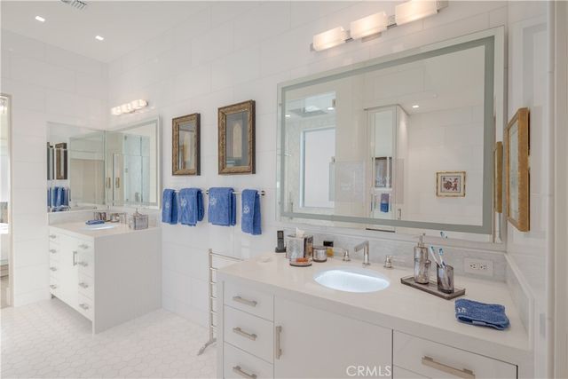 3407 W Oceanfront, Newport Beach, CA 92663
