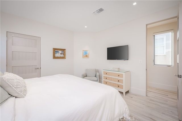 3407 W Oceanfront, Newport Beach, CA 92663