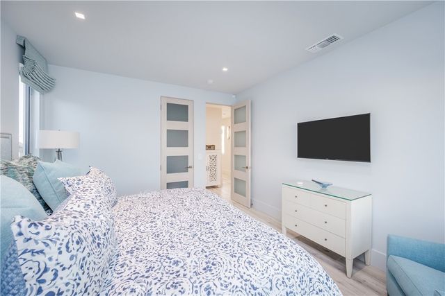 3407 W Oceanfront, Newport Beach, CA 92663