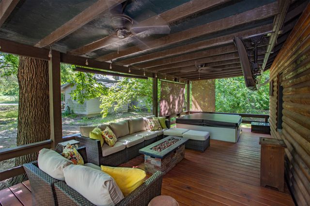 101 Easy Street, Valley View, TX 76272