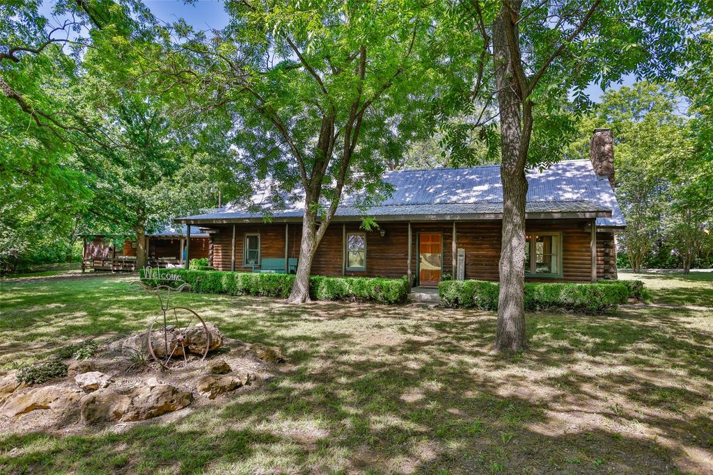 101 Easy Street, Valley View, TX 76272