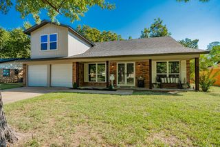 221 Smith Street, Burleson, TX 76028