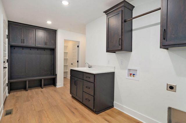 4332 S Vining Avenue, Springfield, MO 65804