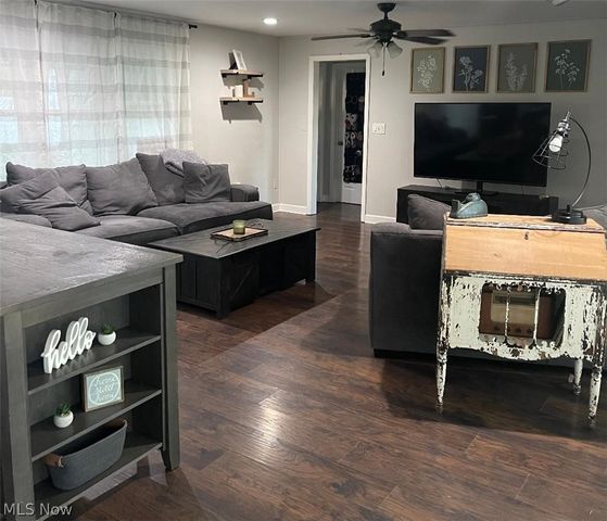 230 S Elm, Jefferson, OH 44047