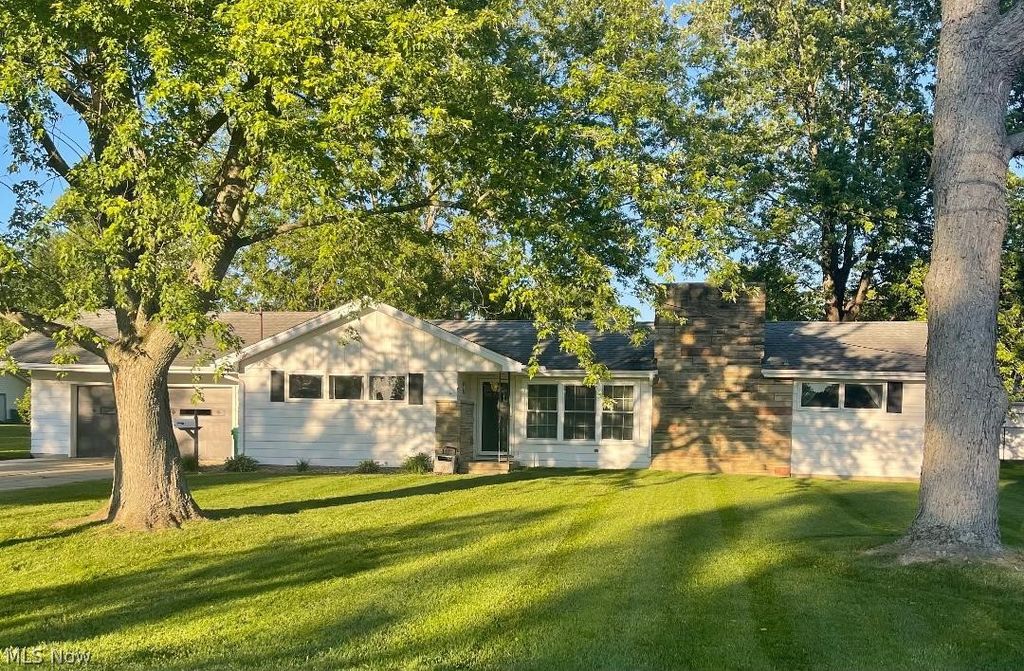 230 S Elm, Jefferson, OH 44047