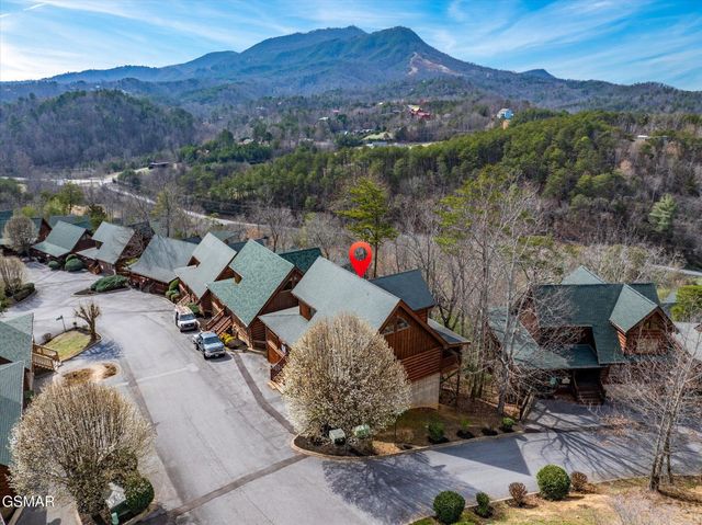 1959 Cougar Crossing Way, Sevierville, TN 37876