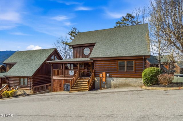 1959 Cougar Crossing Way, Sevierville, TN 37876