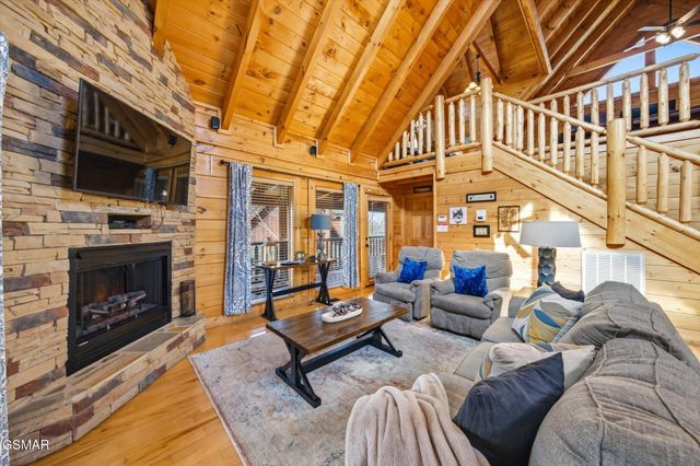 1959 Cougar Crossing Way, Sevierville, TN 37876