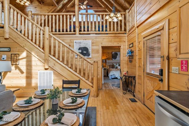 1959 Cougar Crossing Way, Sevierville, TN 37876