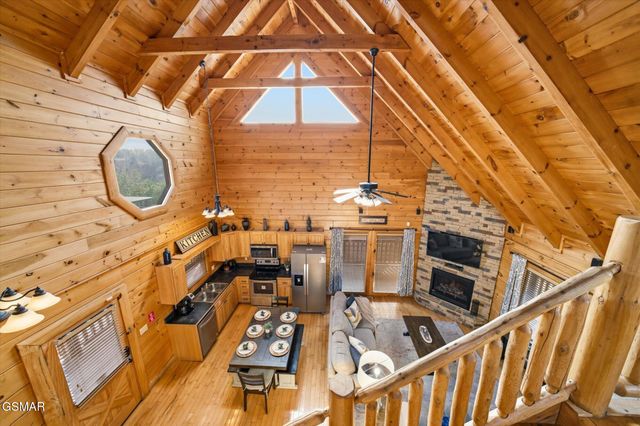 1959 Cougar Crossing Way, Sevierville, TN 37876