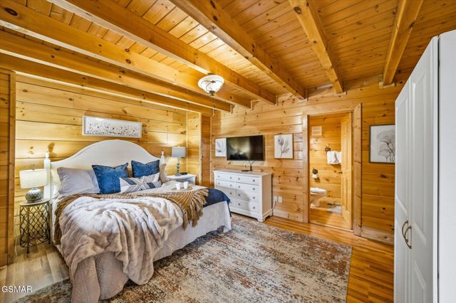 1959 Cougar Crossing Way, Sevierville, TN 37876