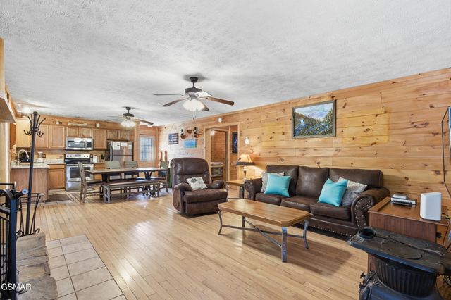 2114 Rabbit Point Way, Sevierville, TN 37876