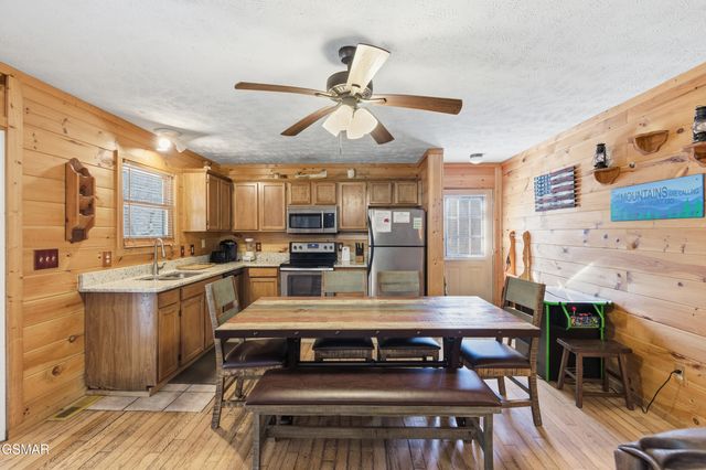 2114 Rabbit Point Way, Sevierville, TN 37876