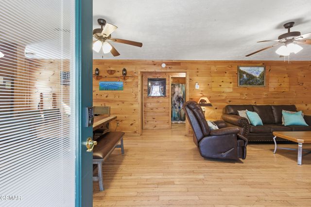 2114 Rabbit Point Way, Sevierville, TN 37876